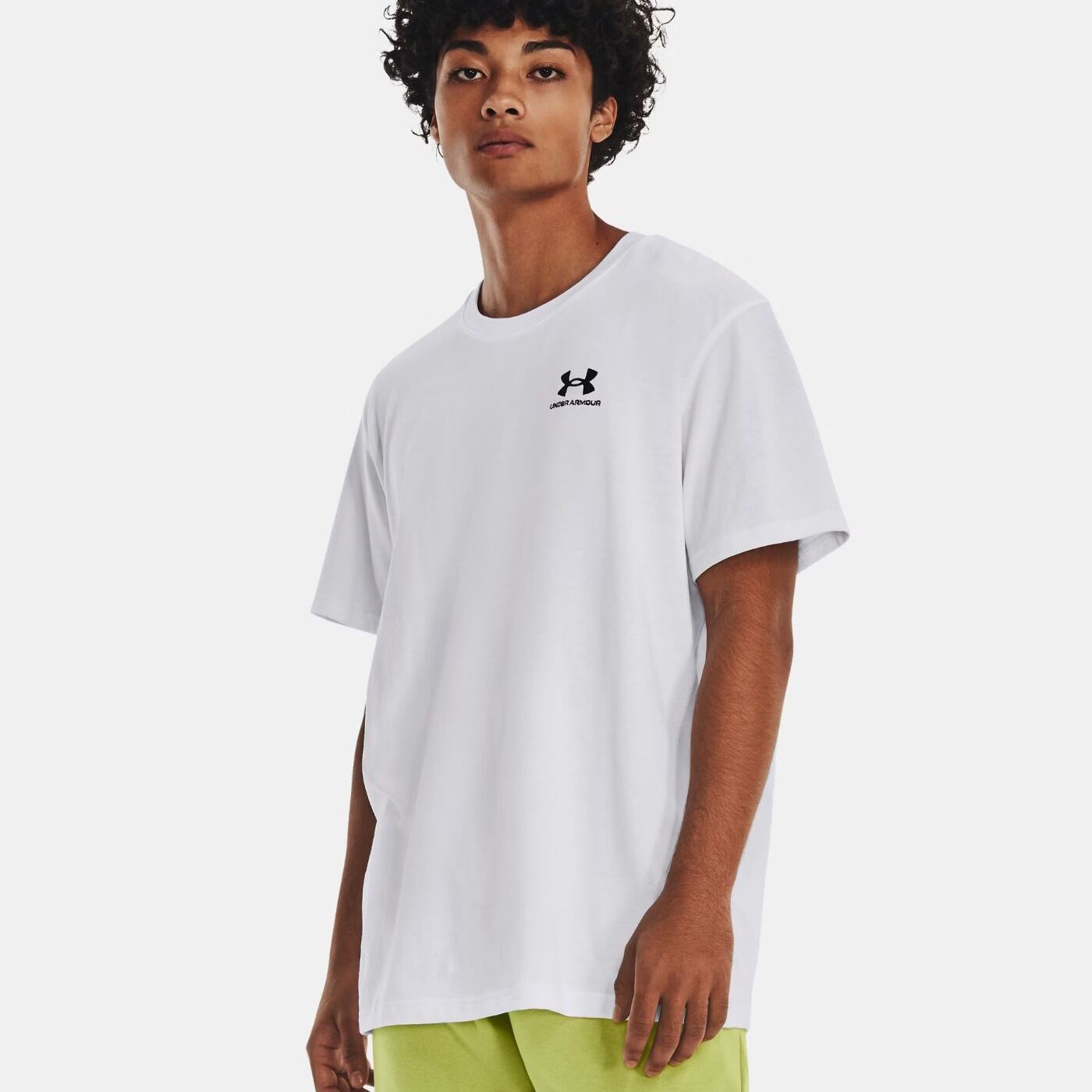 Футболка Under Armour Logo Embroidered Heavyweight 1373997-100