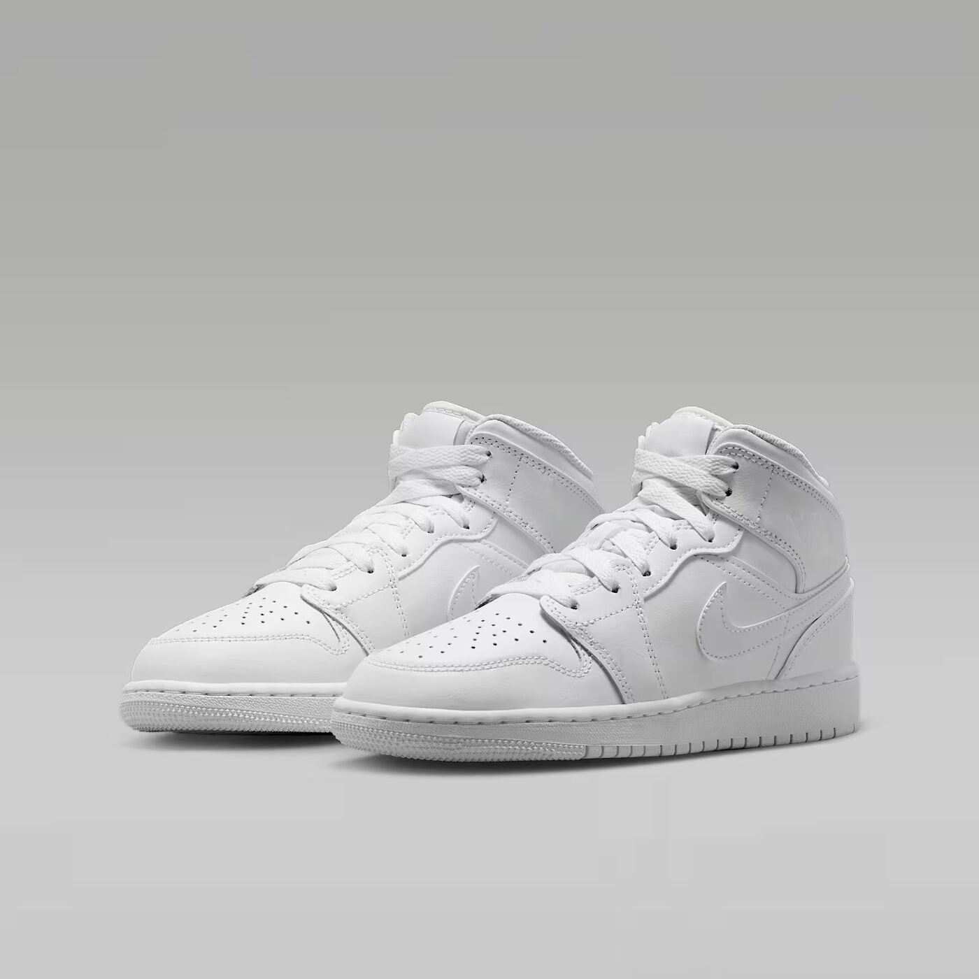 Кросівки Nike Air Jordan 1 Mid 554725-136
