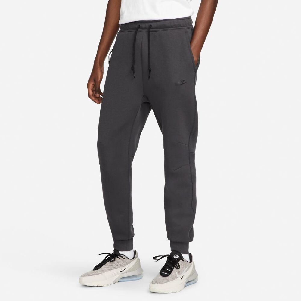 Спортивні штани Nike Sportswear Tech Fleece FB8002-060