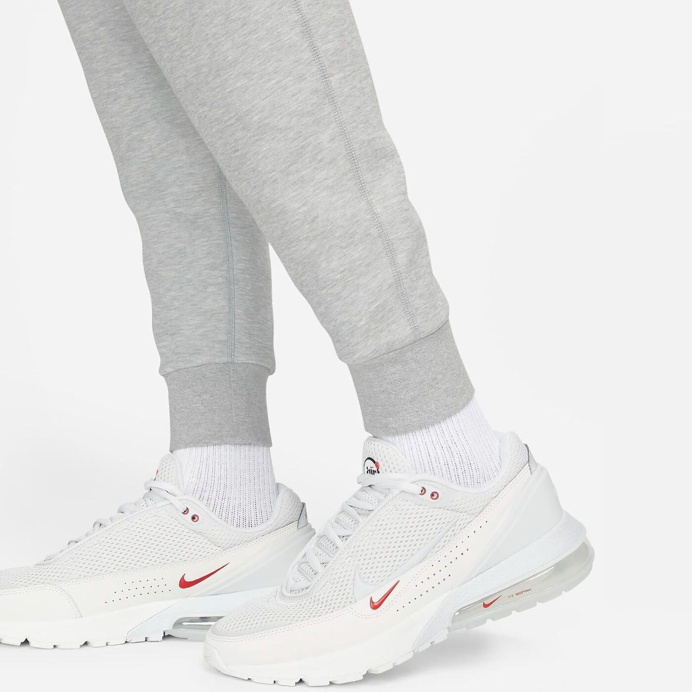 Спортивні штани Nike Sportswear Tech Fleece FB8002-063