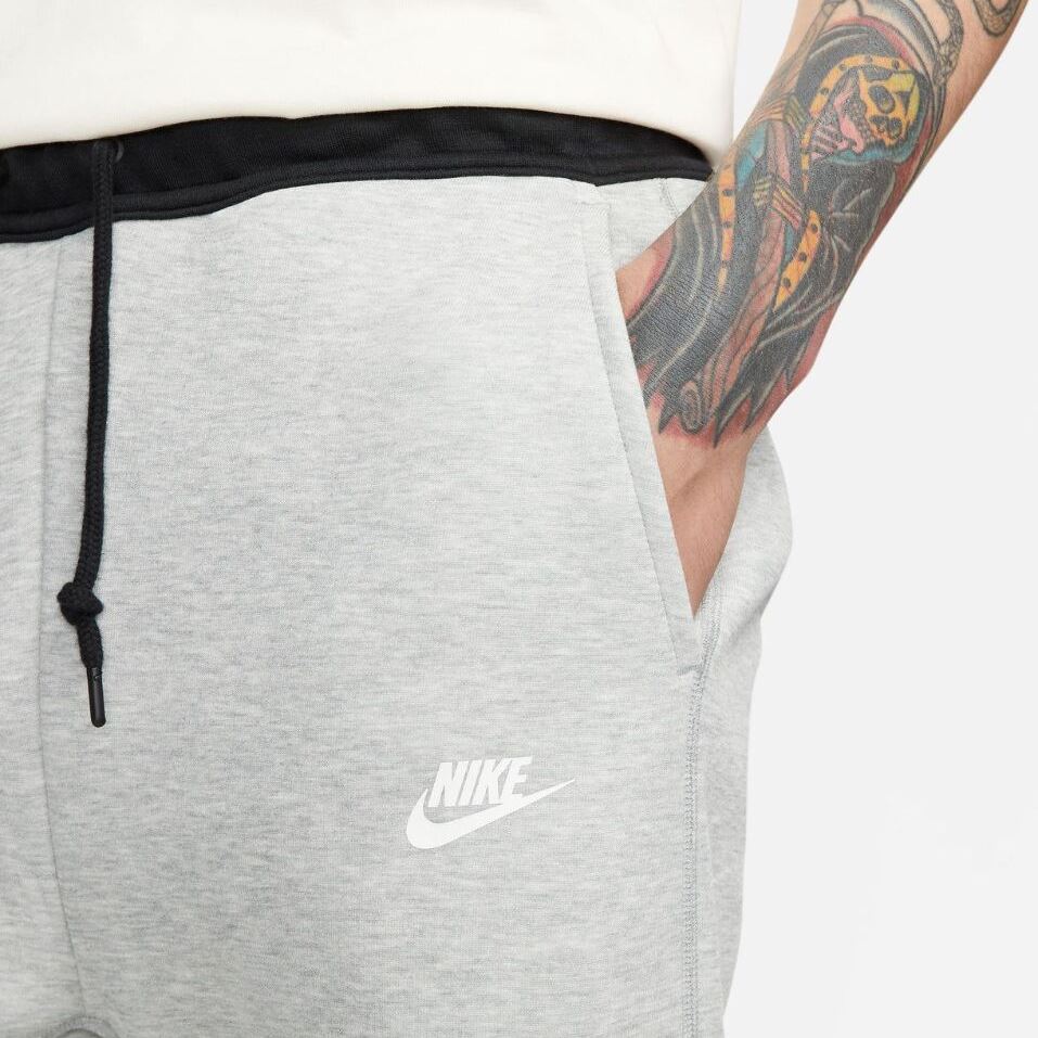 Спортивні штани Nike Sportswear Tech Fleece FB8002-064