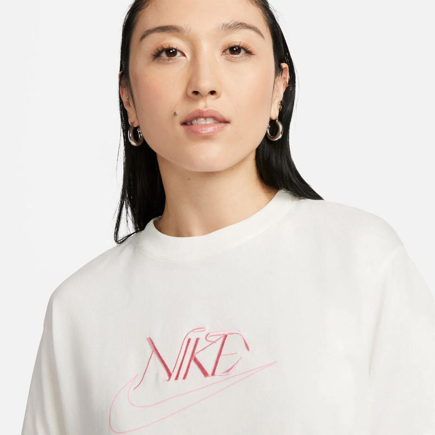 Футболка Nike Sportswear FB8203-133