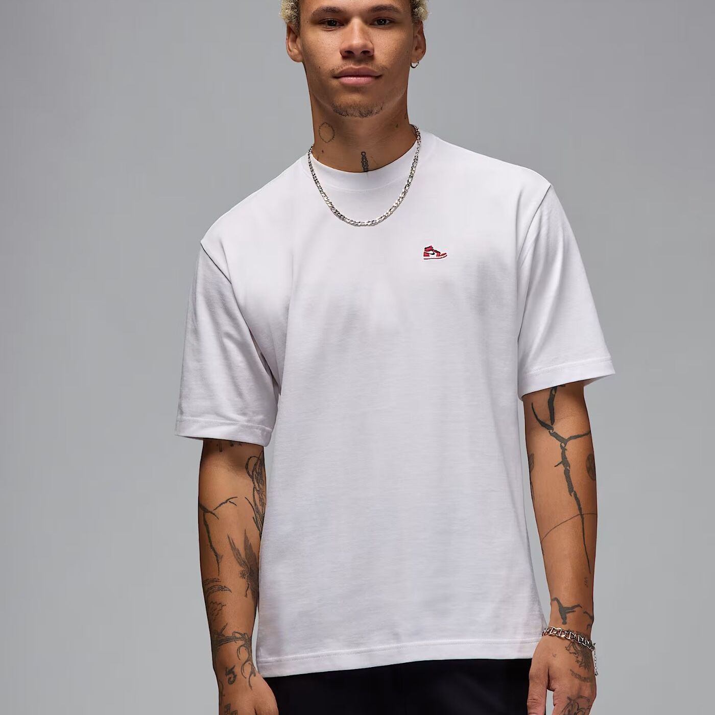 Футболка Nike Air Jordan Brand Sneaker Patch HJ2326-100